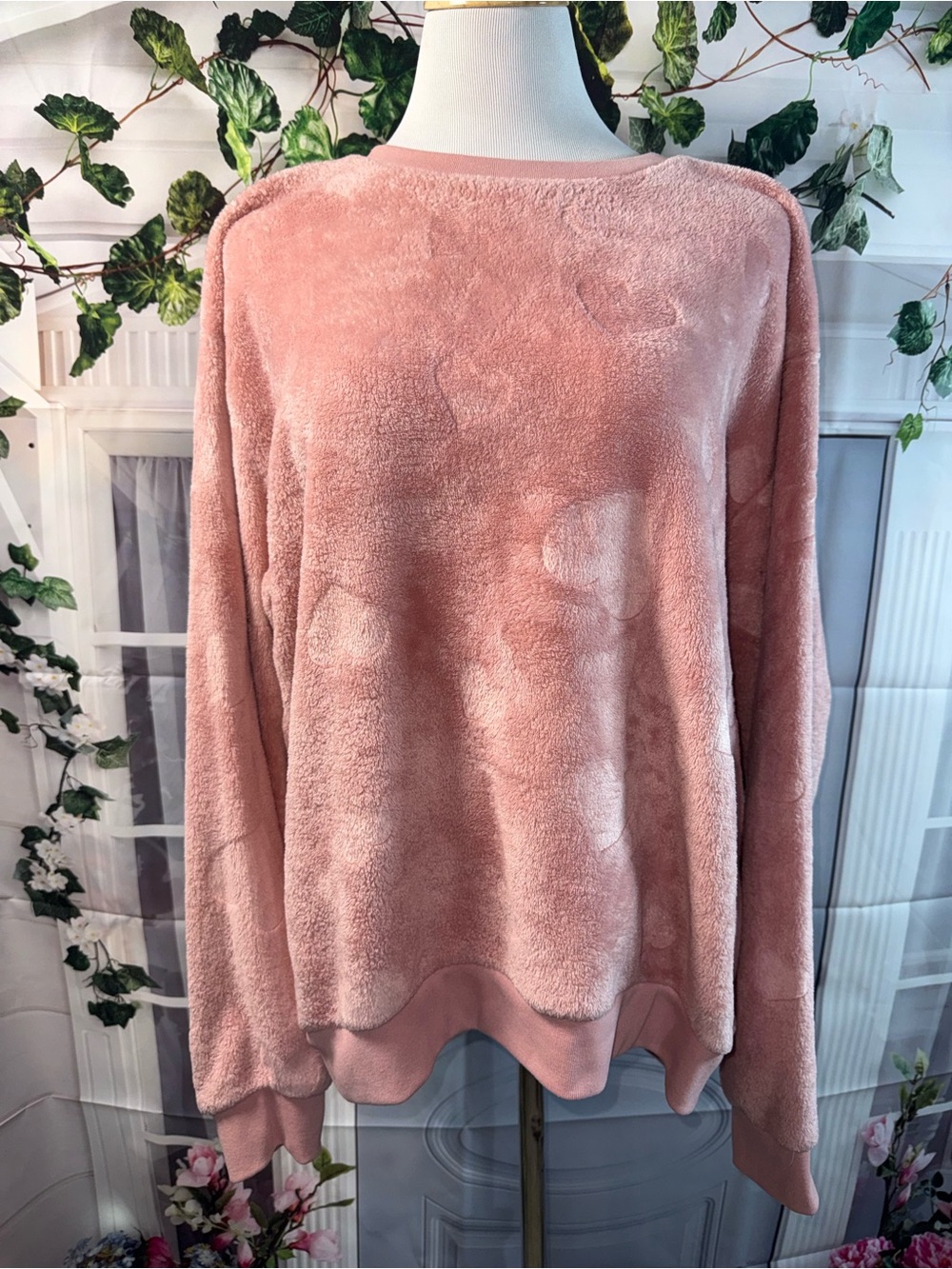 1064-Fleurish Plush Crewneck Sweater in Dusty Pink